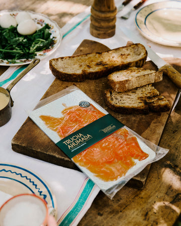 Trucha Ahumada Artesanal: el sabor elegante del río que encontró el humo