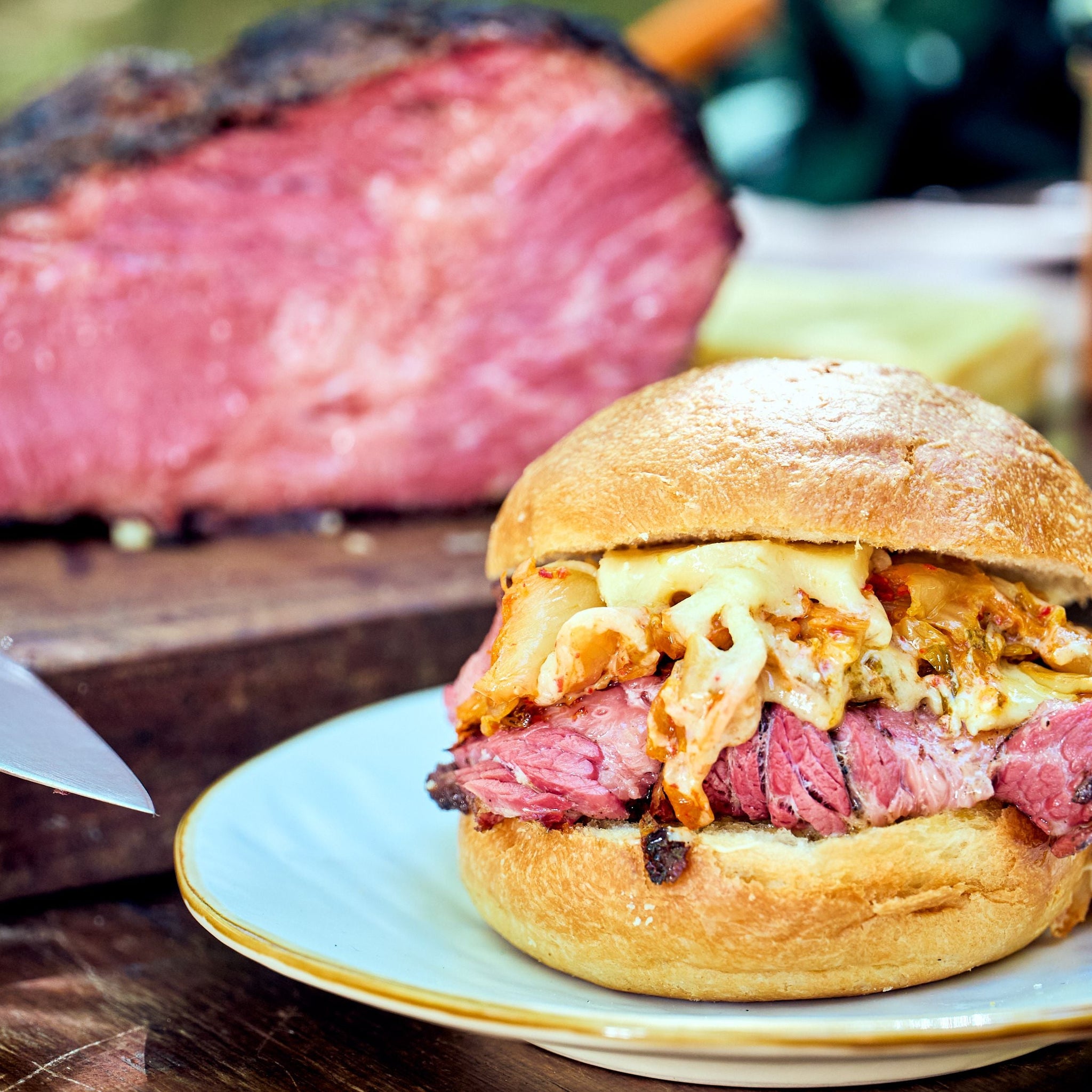 Pastrami 100 % Black Angus: el ahumado artesanal que conquistó Nueva York y vuelve a Barcelona