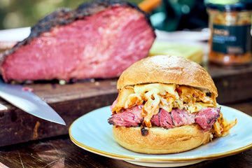 Cómo preparar y servir pastrami ahumado en casa